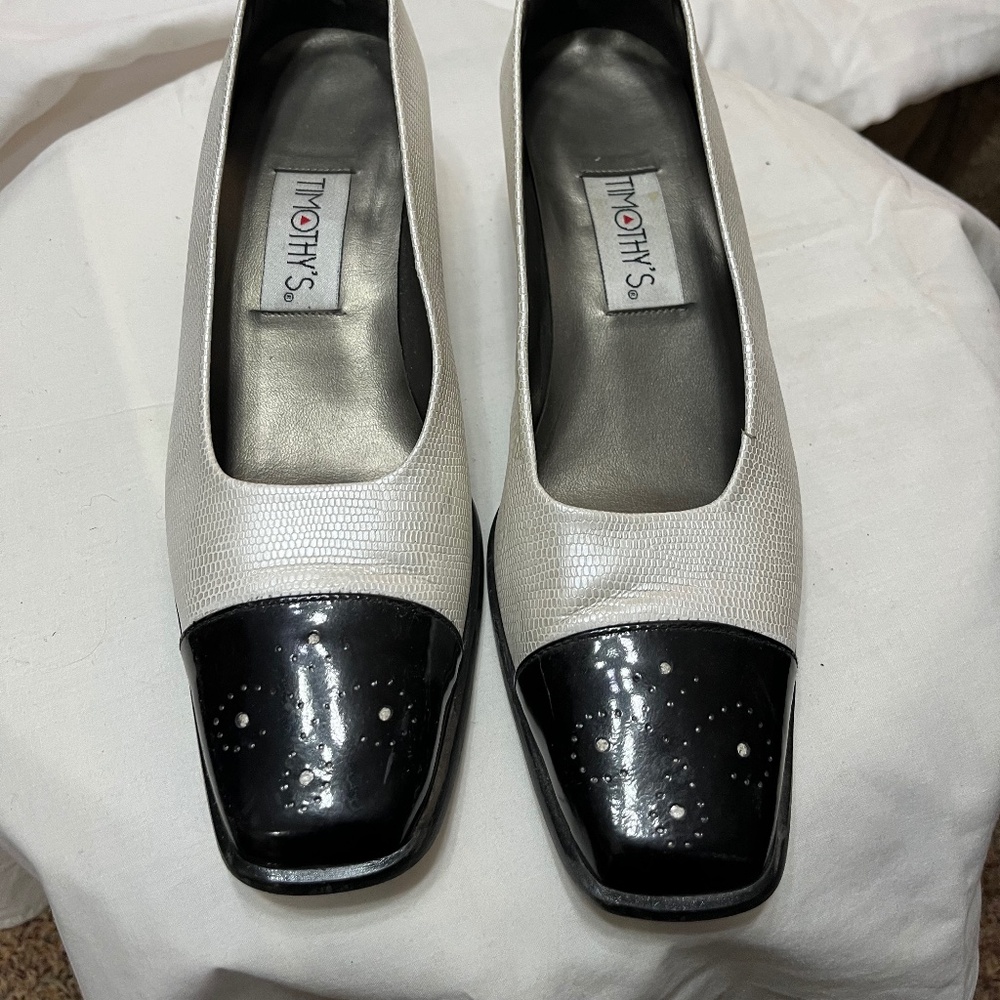 Timothy’s Two Tone Leather Pump - image 1